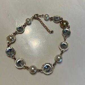 Crystal pearl necklace